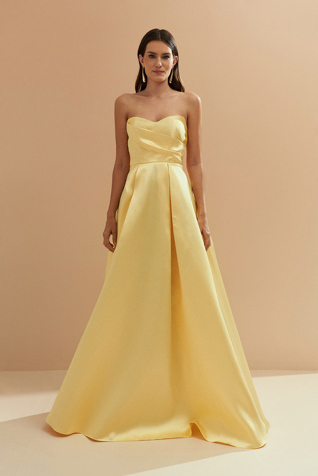 Vestido Longo com Decote Semi Coração, Alça Removível e Pregas na Saia e Busto - Santorini Amarelo
