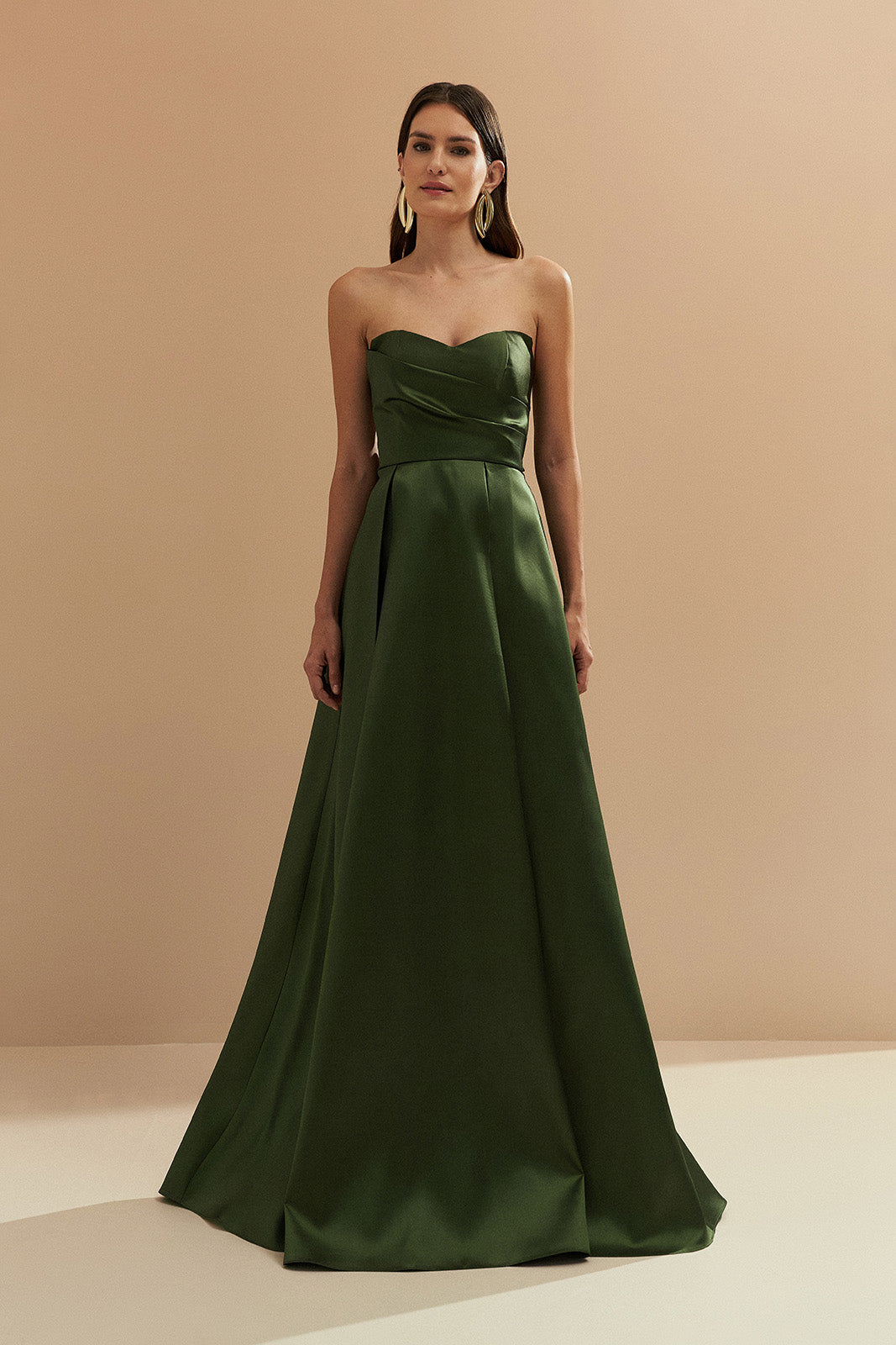 Vestido Longo com Decote Semi Coração, Alça Removível e Pregas na Saia e Busto - Santorini Verde Oliva