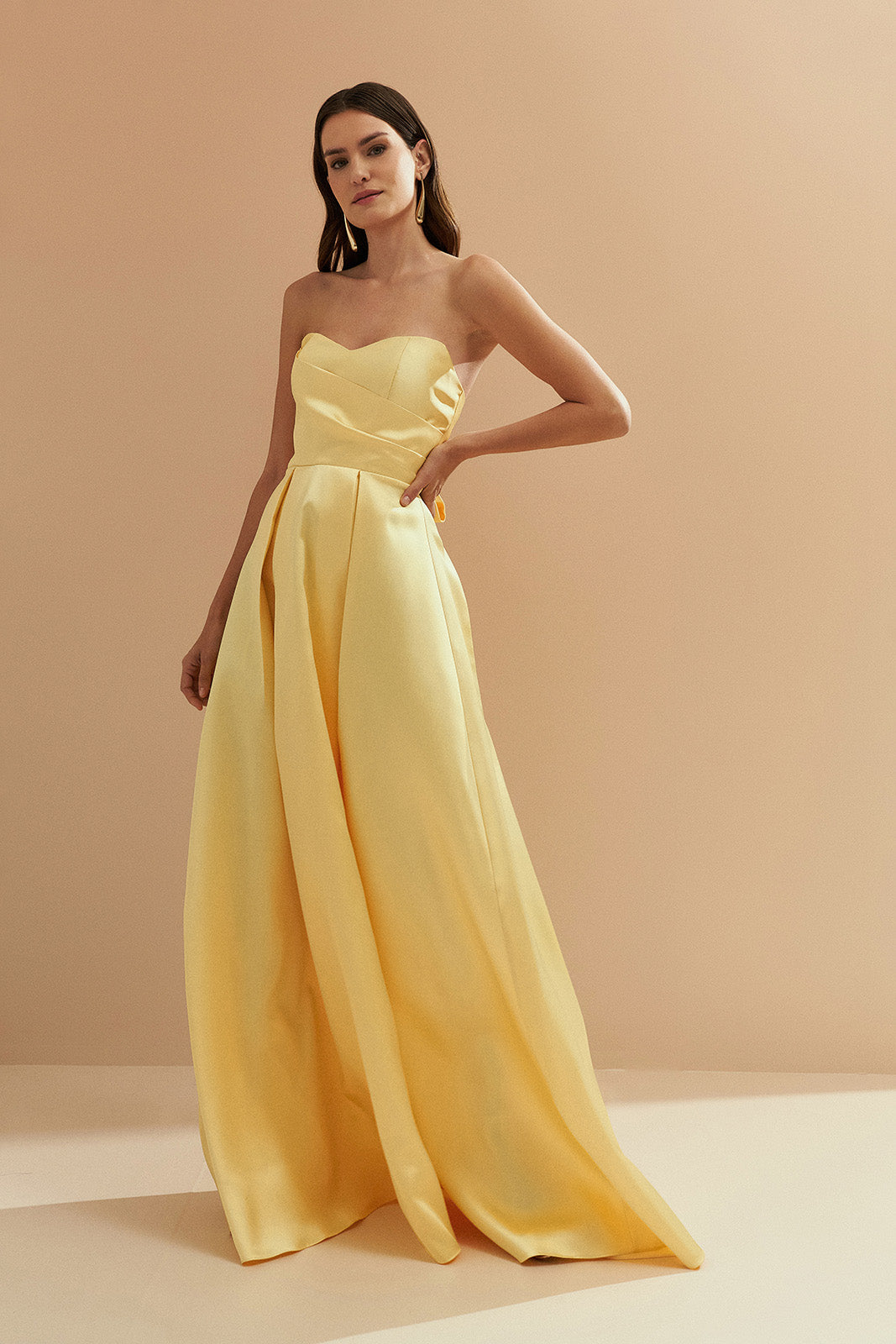 Vestido Longo com Decote Semi Coração, Alça Removível e Pregas na Saia e Busto - Santorini Amarelo
