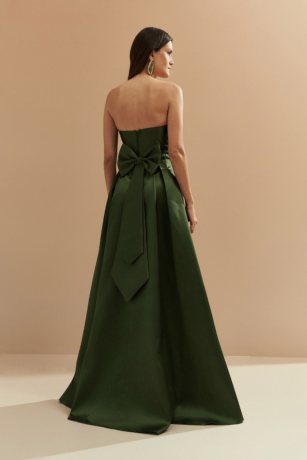 Vestido Longo com Decote Semi Coração, Alça Removível e Pregas na Saia e Busto - Santorini Verde Oliva