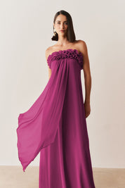 Vestido Longo sem Alça em Chiffon com Babados no Decote e Calda Frontal - Armênia Fúcsia