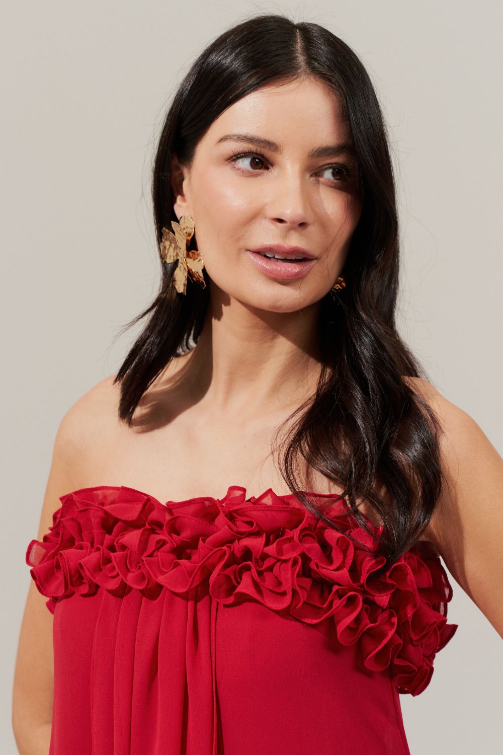Vestido Longo sem Alça em Chiffon com Babados no Decote e Calda Frontal - Armênia Vermelho