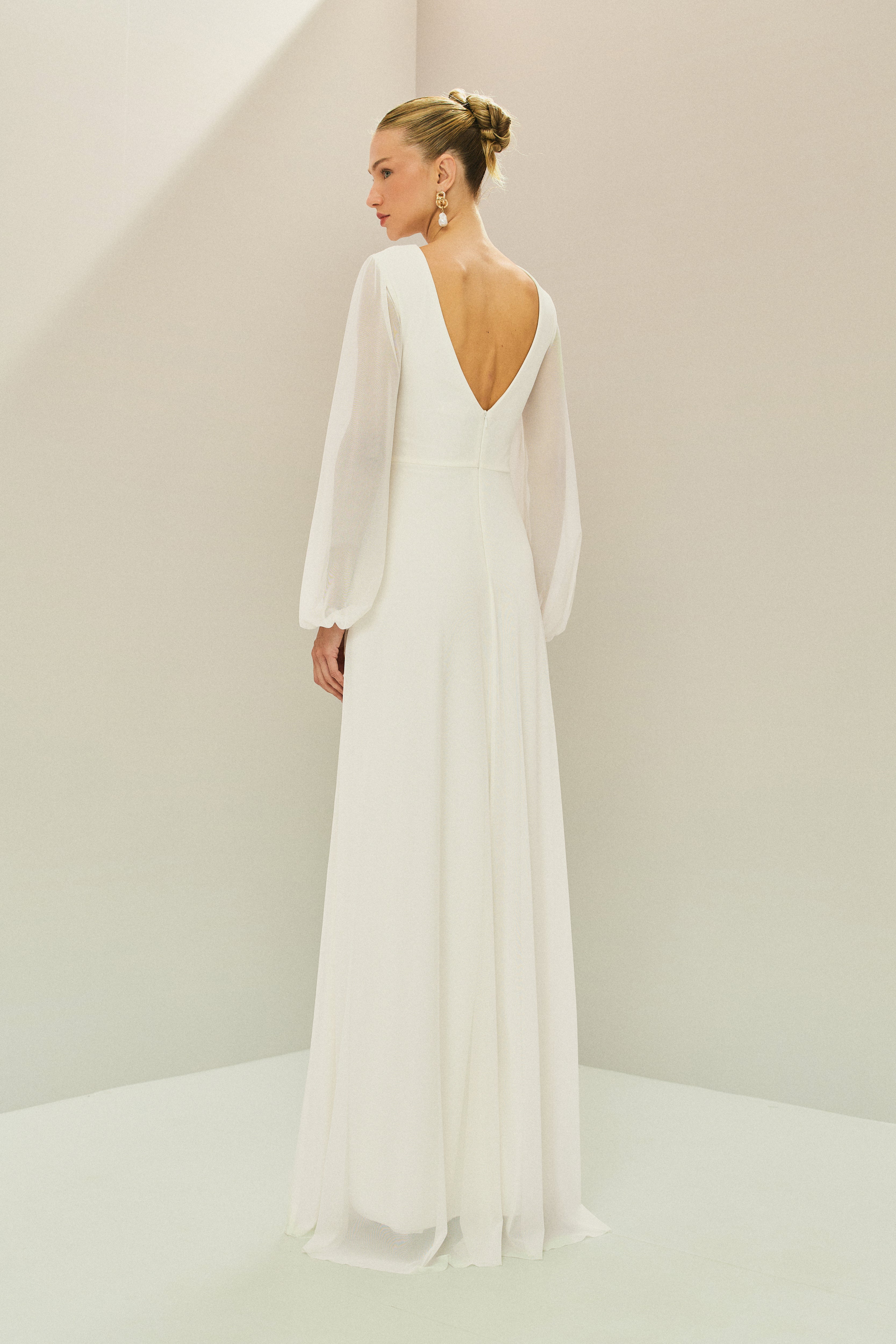 Vestido Longo em Tule com Decote V, Nó e Drapeado Frontal, Mangas Longas - Macau Off White