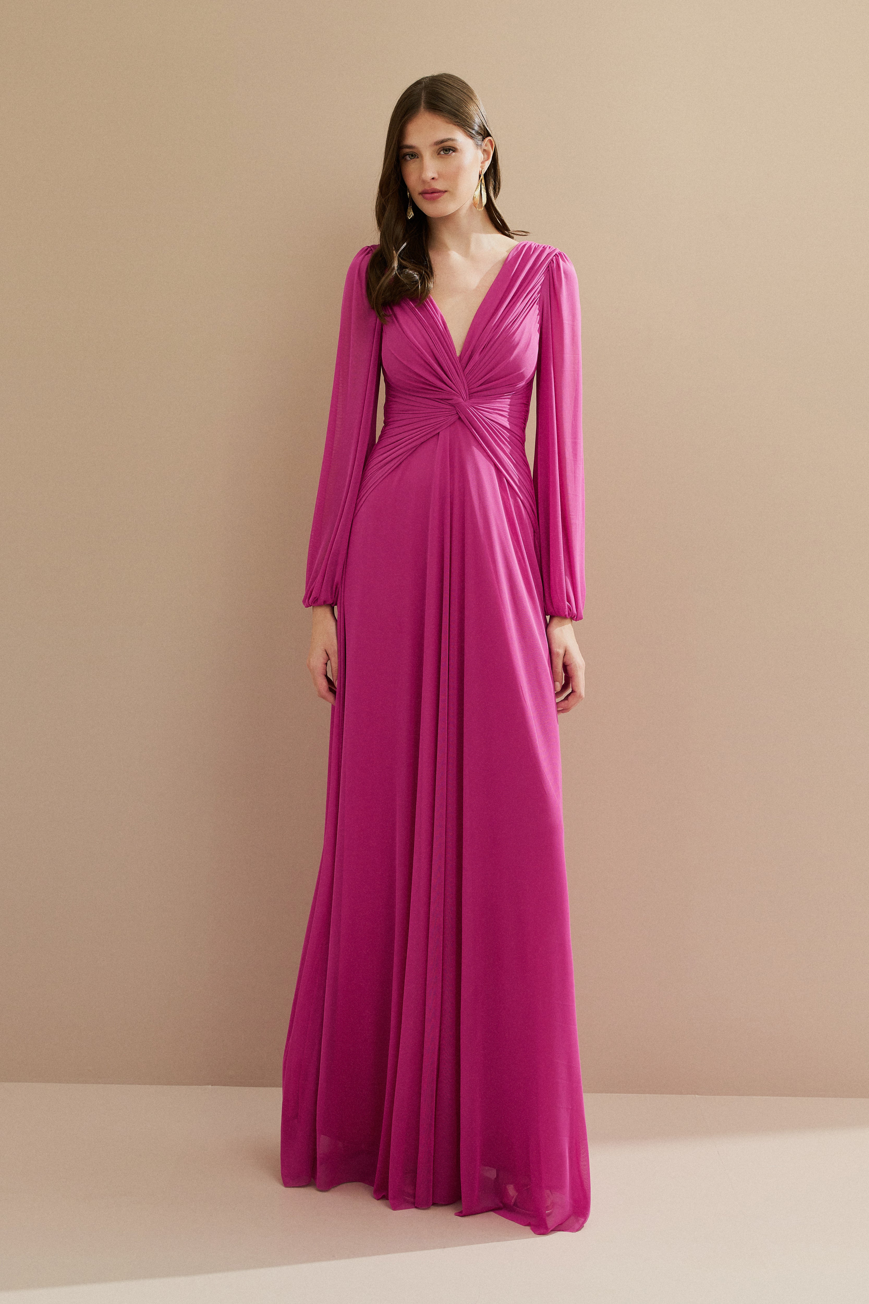 Vestido Longo em Tule com Decote V, Nó e Drapeado Frontal, Mangas Longas - Macau Rosa Pink