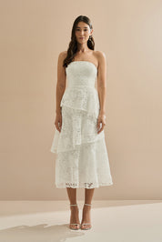 Vestido Midi em Renda Sem Alças e com Babados Assimétricos em Camadas na Saia - Orla Off White